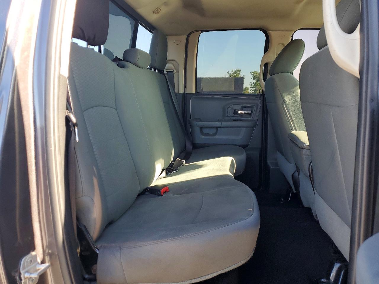 2015 RAM 1500 SLT photo 33