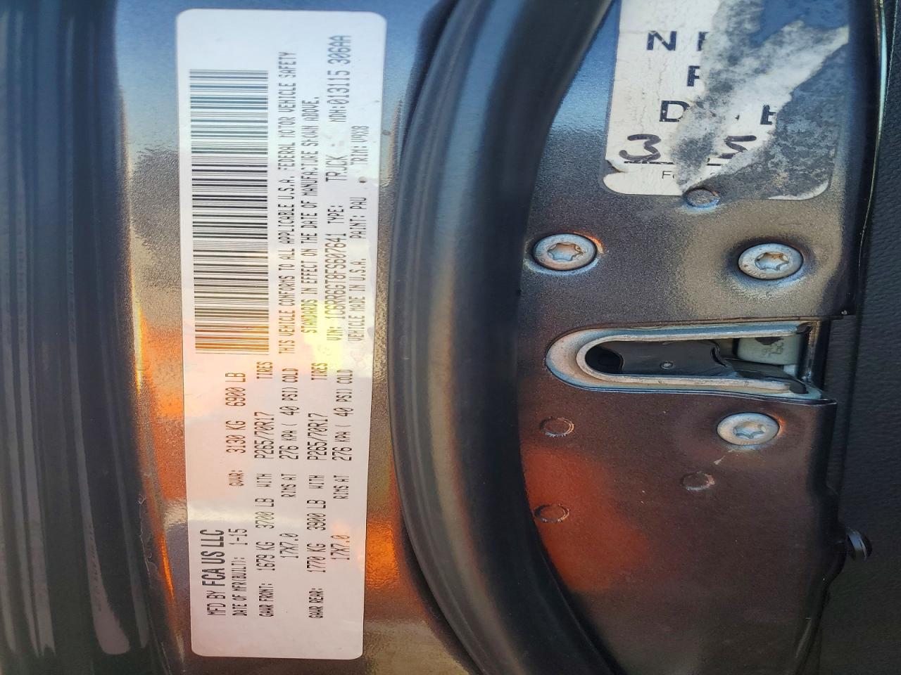 2015 RAM 1500 SLT photo 41