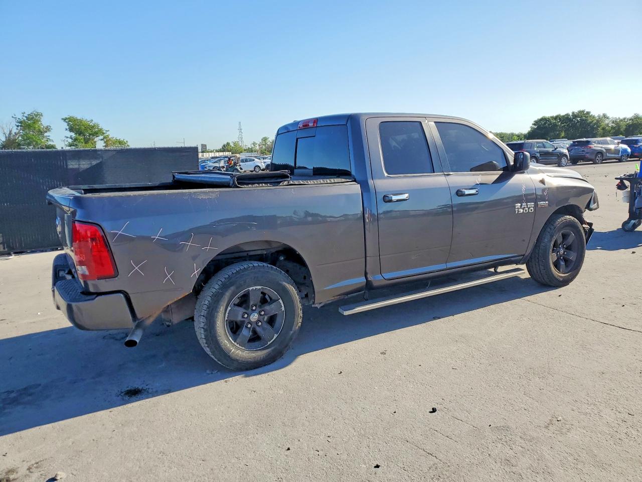 2015 RAM 1500 SLT photo 9