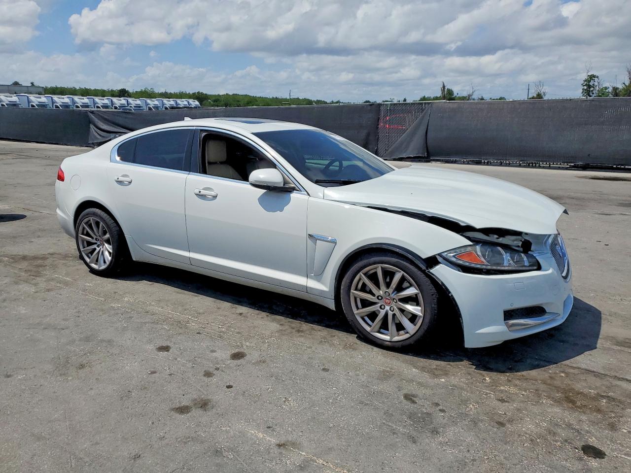 2015 JAGUAR XF 2.0T PREMIUM photo 7