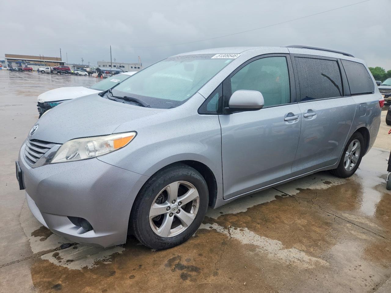 2015 TOYOTA SIENNA