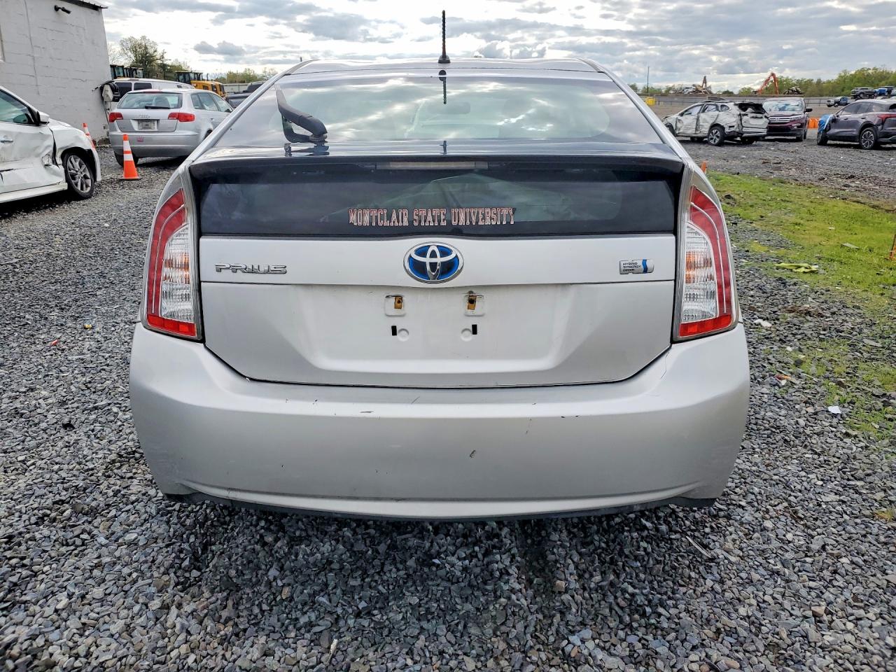 2014 TOYOTA PRIUS TWO photo 16