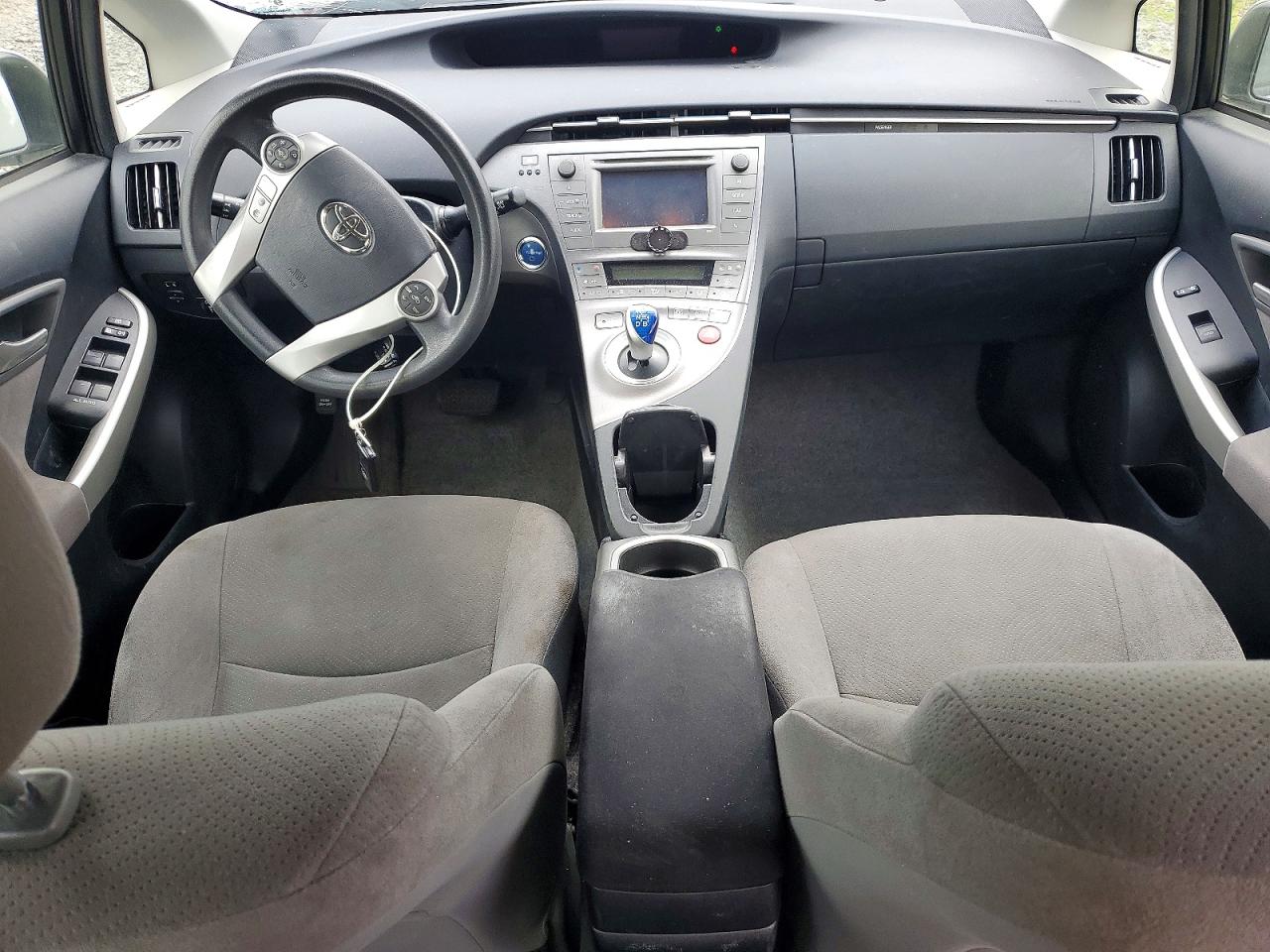 2014 TOYOTA PRIUS TWO photo 22
