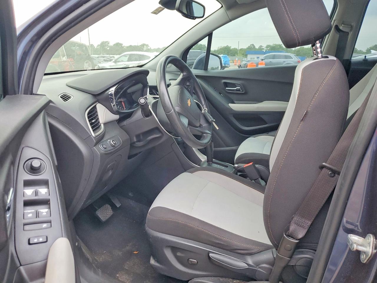 2018 CHEVROLET TRAX LS photo 19