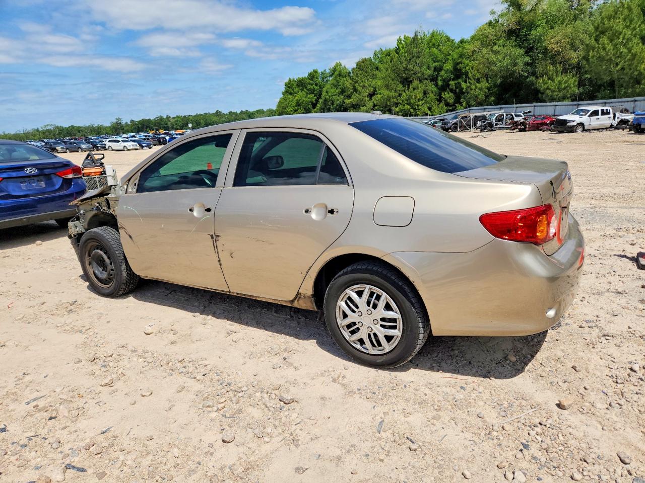 2010 TOYOTA COROLLA LE photo 4