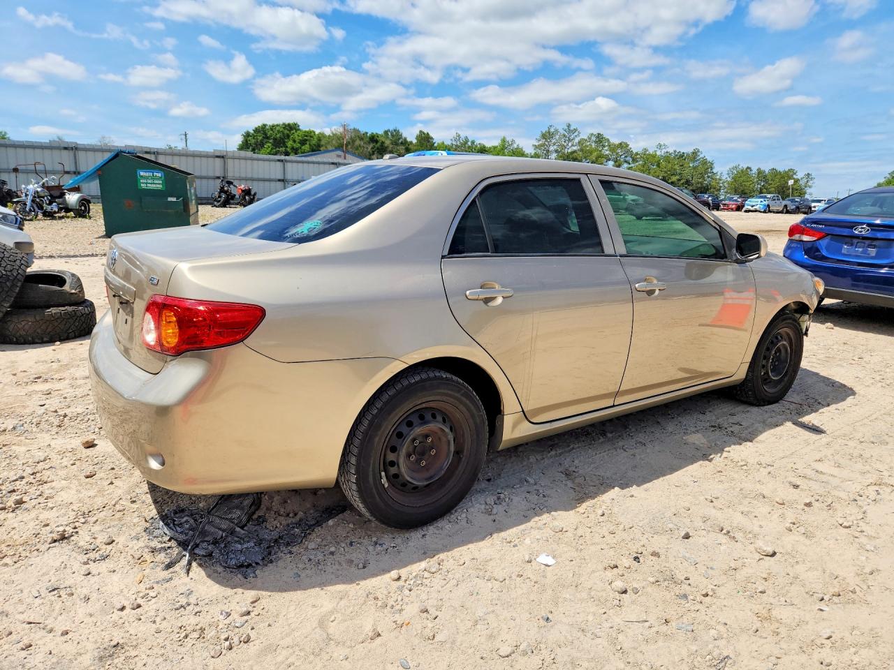 2010 TOYOTA COROLLA LE photo 7