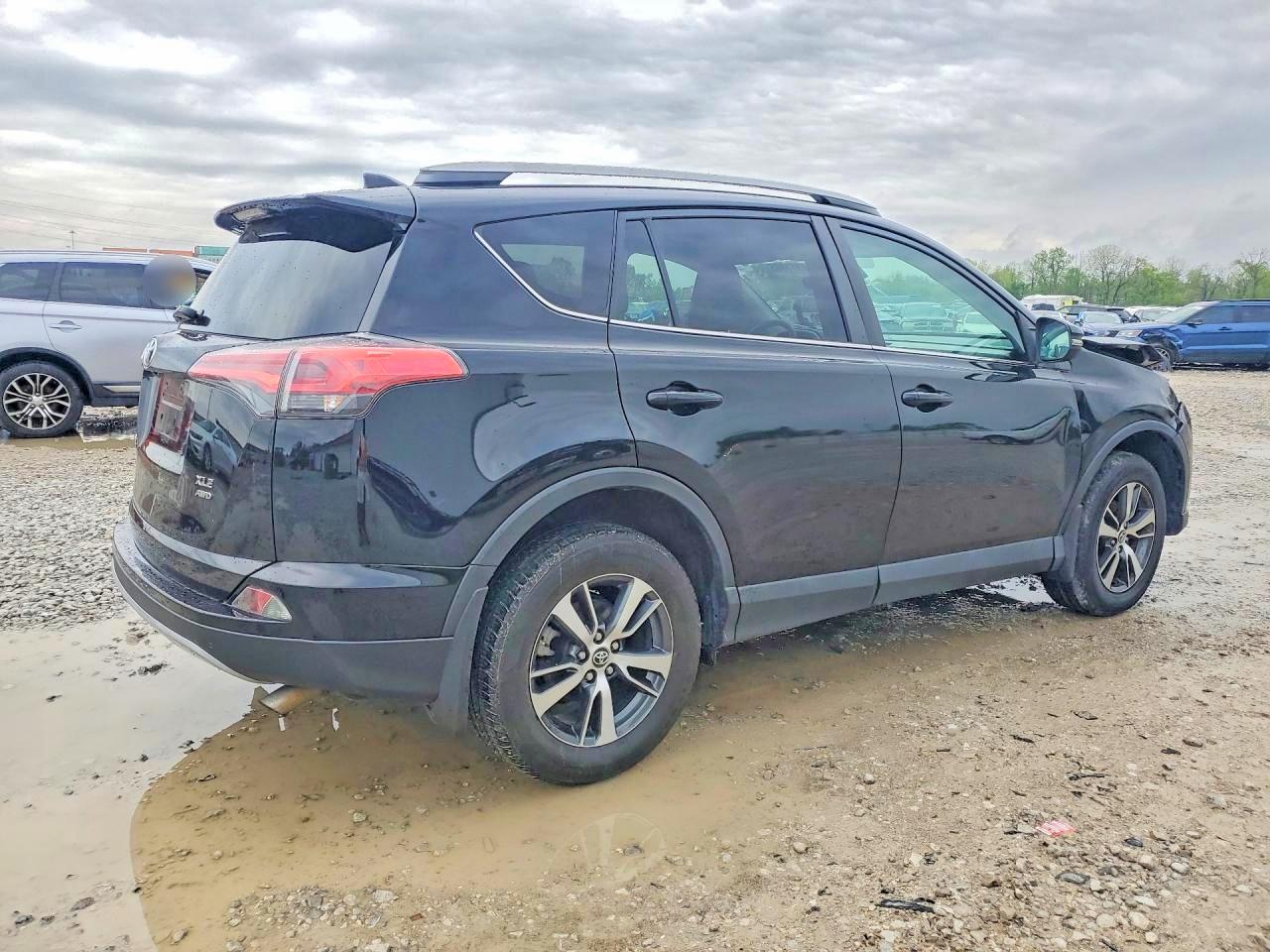 2018 TOYOTA RAV4 XLE photo 7