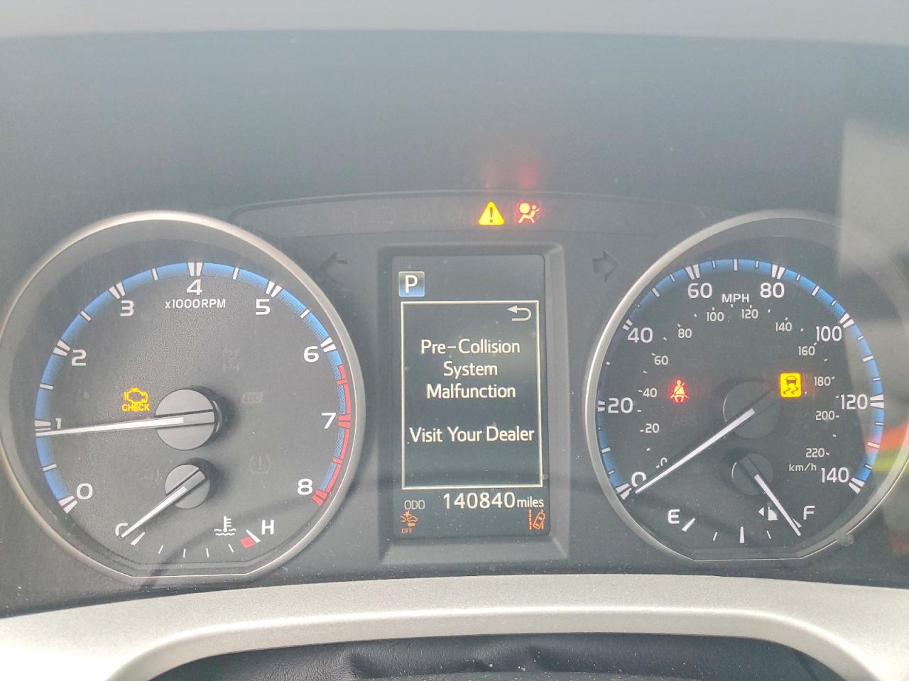 2018 TOYOTA RAV4 XLE photo 25