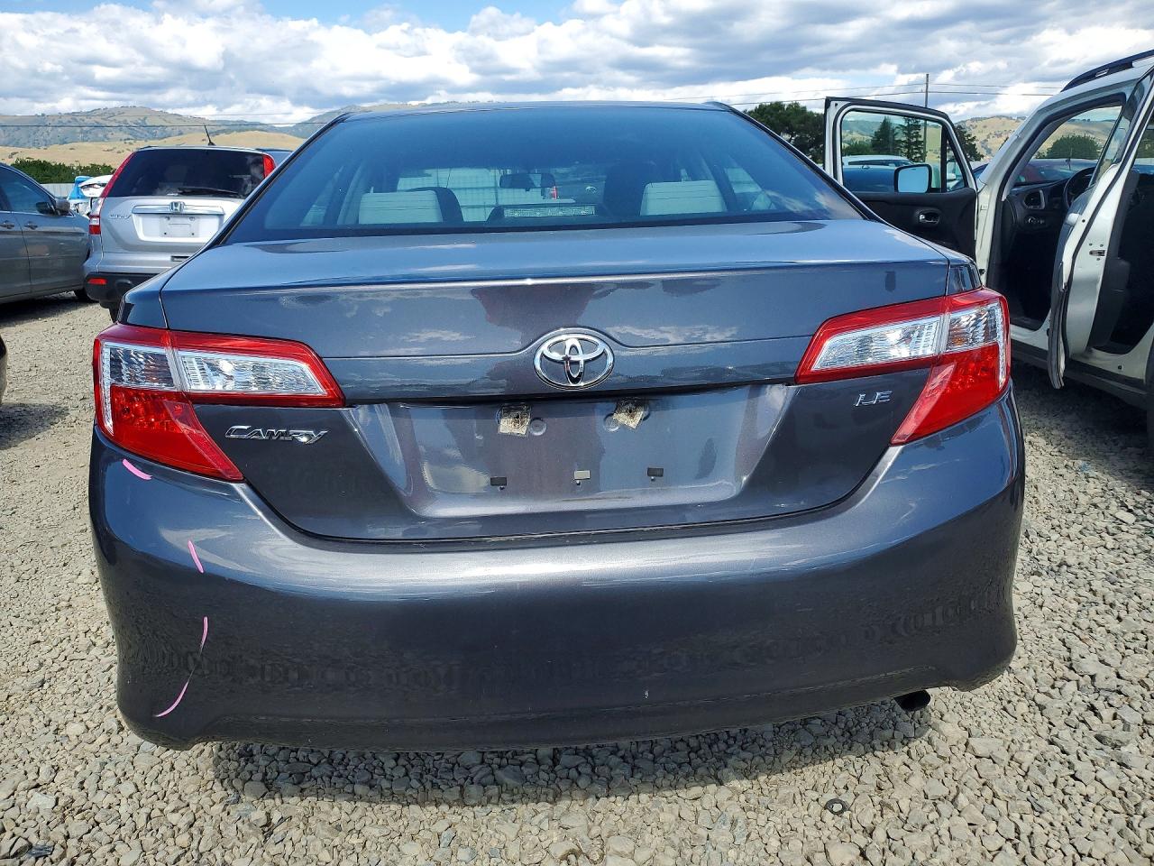 2014 TOYOTA CAMRY LE photo 16