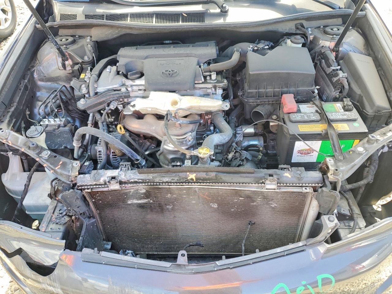2014 TOYOTA CAMRY LE photo 31
