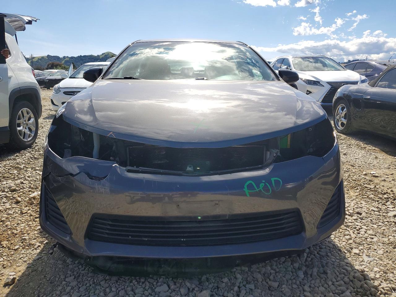2014 TOYOTA CAMRY LE photo 13