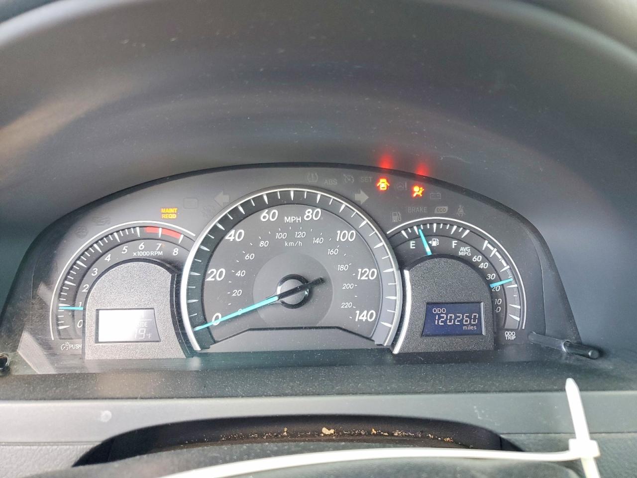 2014 TOYOTA CAMRY LE photo 25