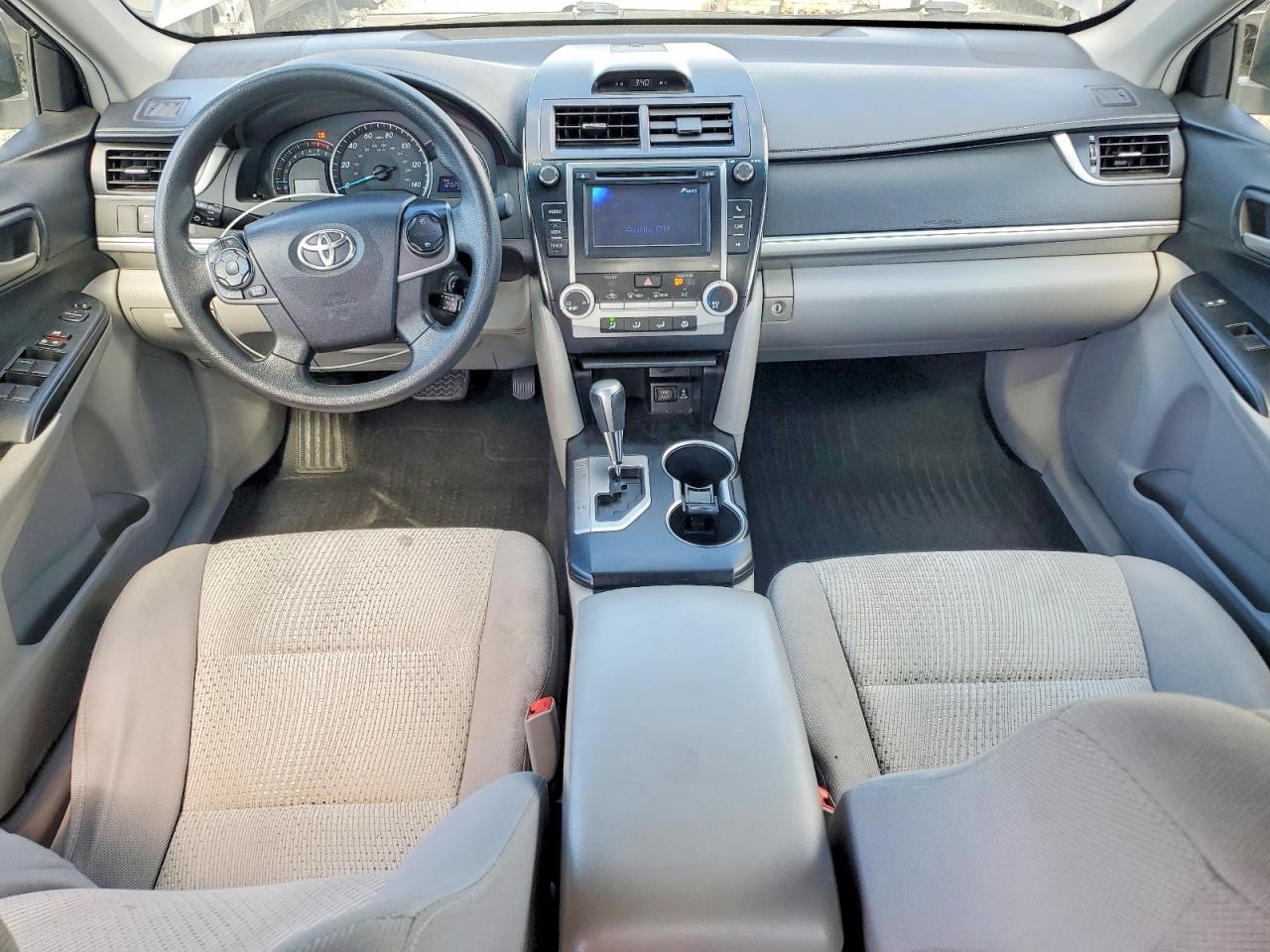 2014 TOYOTA CAMRY LE photo 22