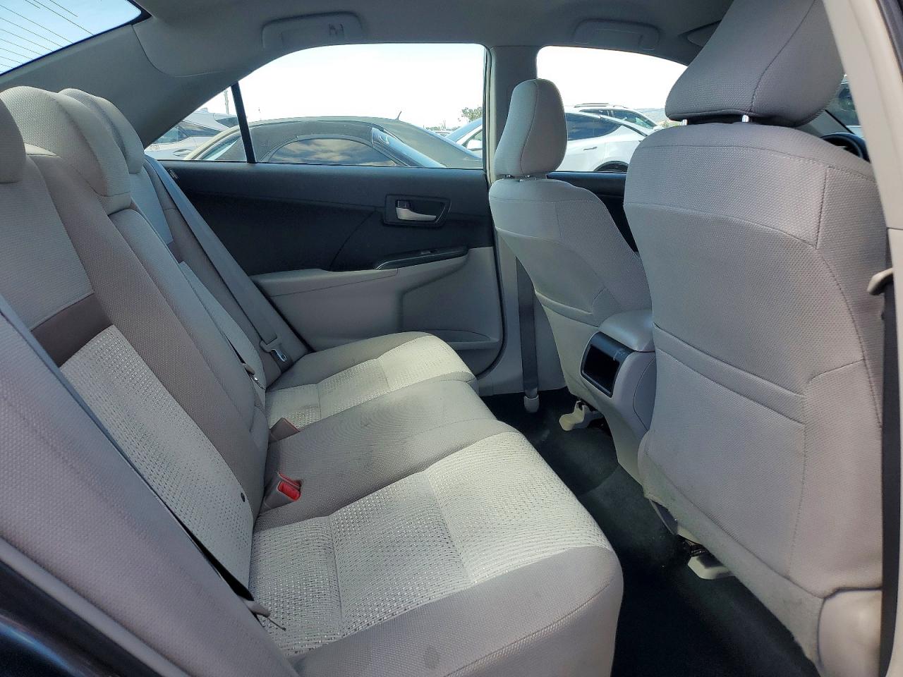 2014 TOYOTA CAMRY LE photo 28