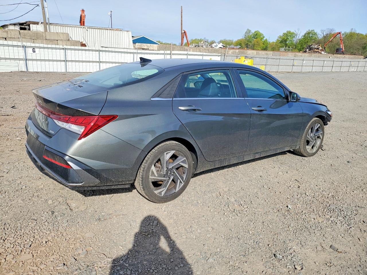 2025 HYUNDAI ELANTRA LIMITED photo 3