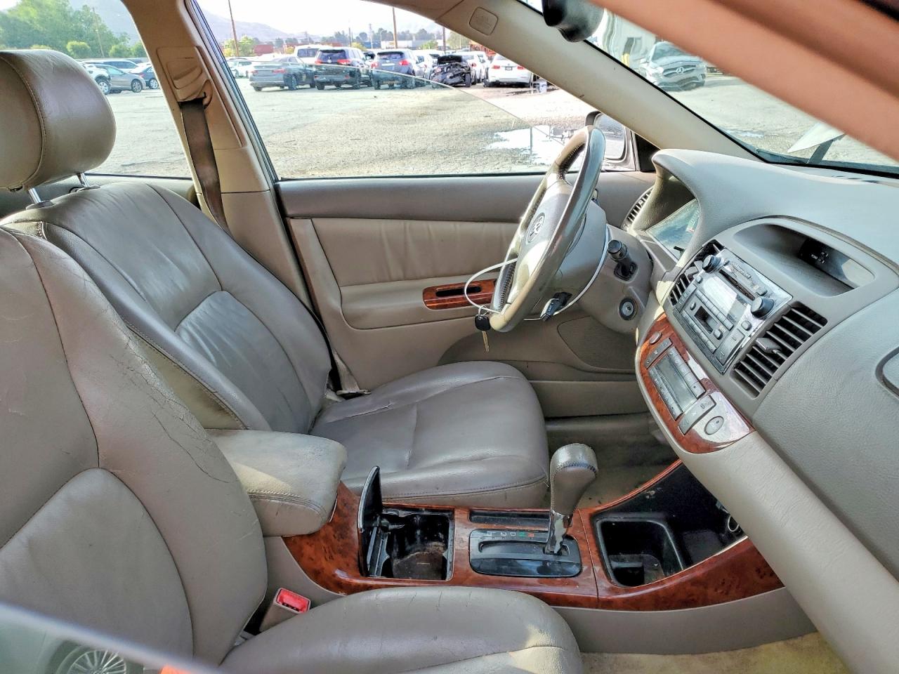 2002 TOYOTA CAMRY XLE V6 photo 19