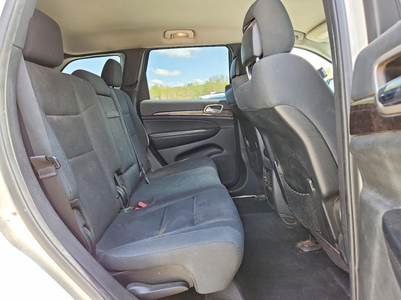 2012 JEEP GRAND CHEROKEE LAREDO photo 31