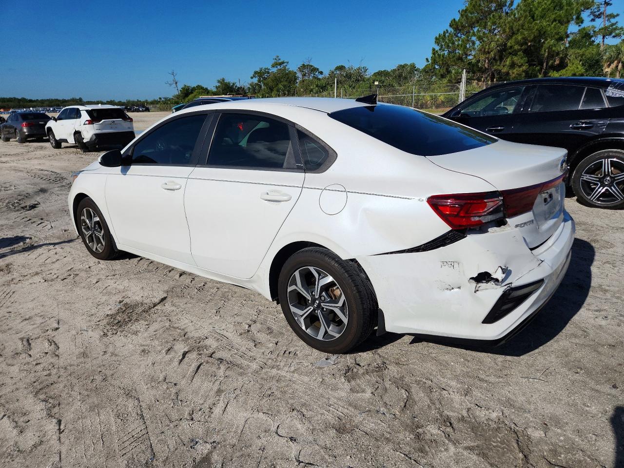2021 KIA FORTE LXS photo 4