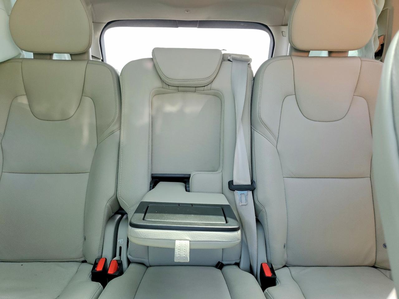 2021 VOLVO XC90 T6 MOMENTUM photo 28