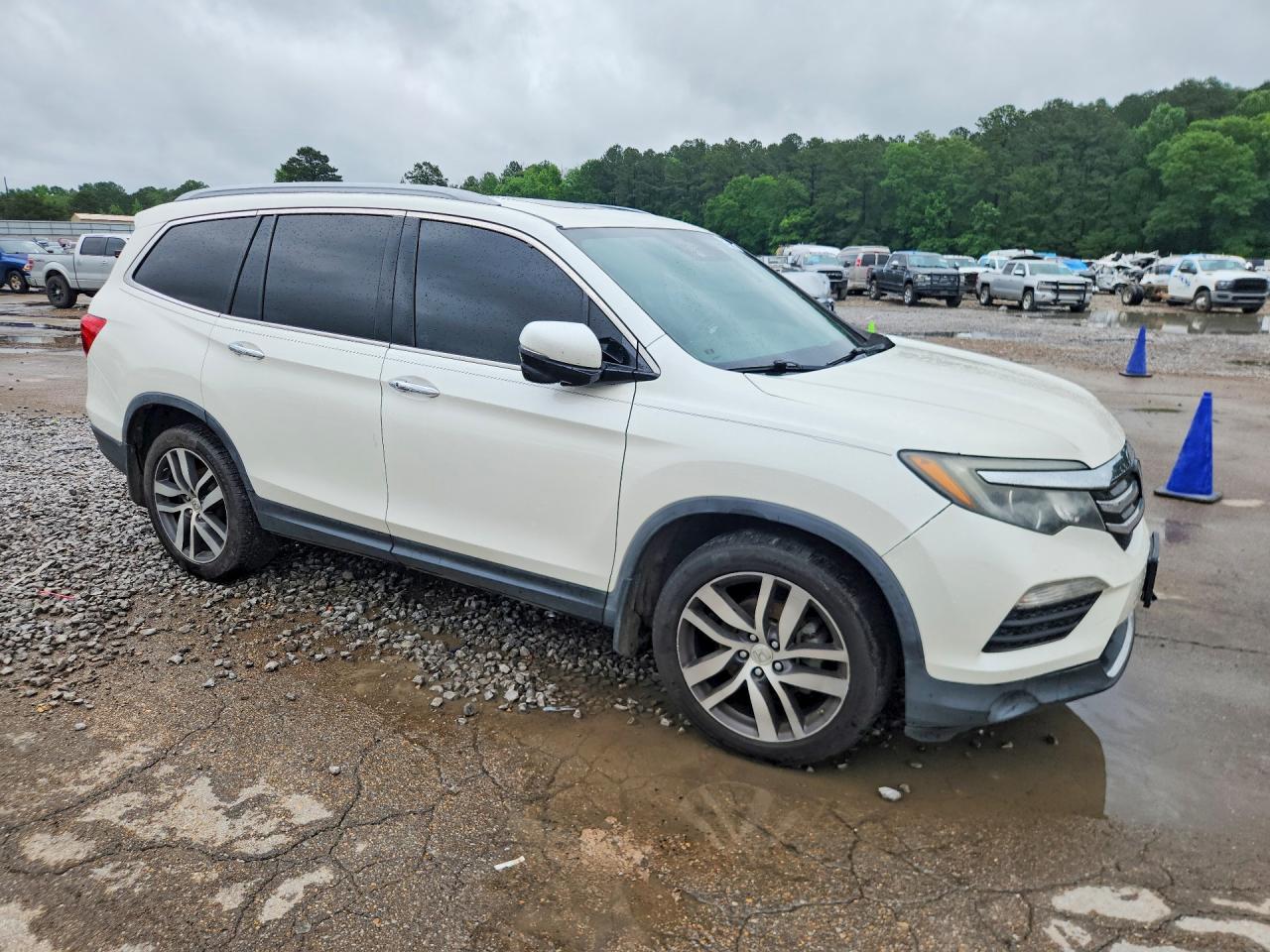2016 HONDA PILOT TOURING photo 7