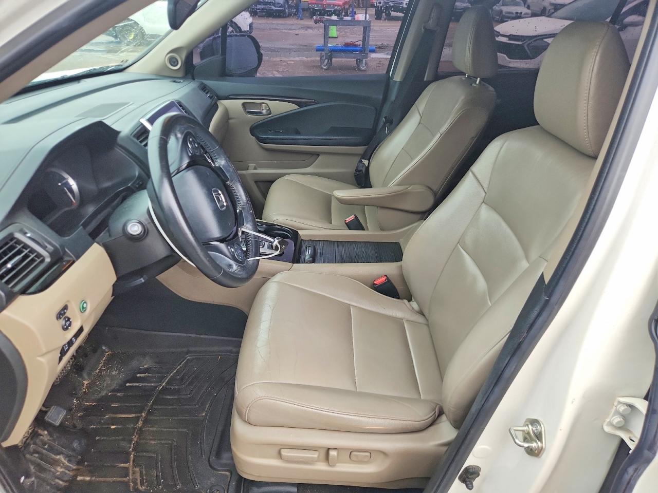 2016 HONDA PILOT TOURING photo 13