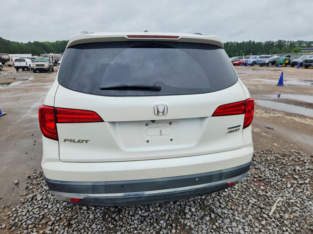 2016 HONDA PILOT TOURING photo 11