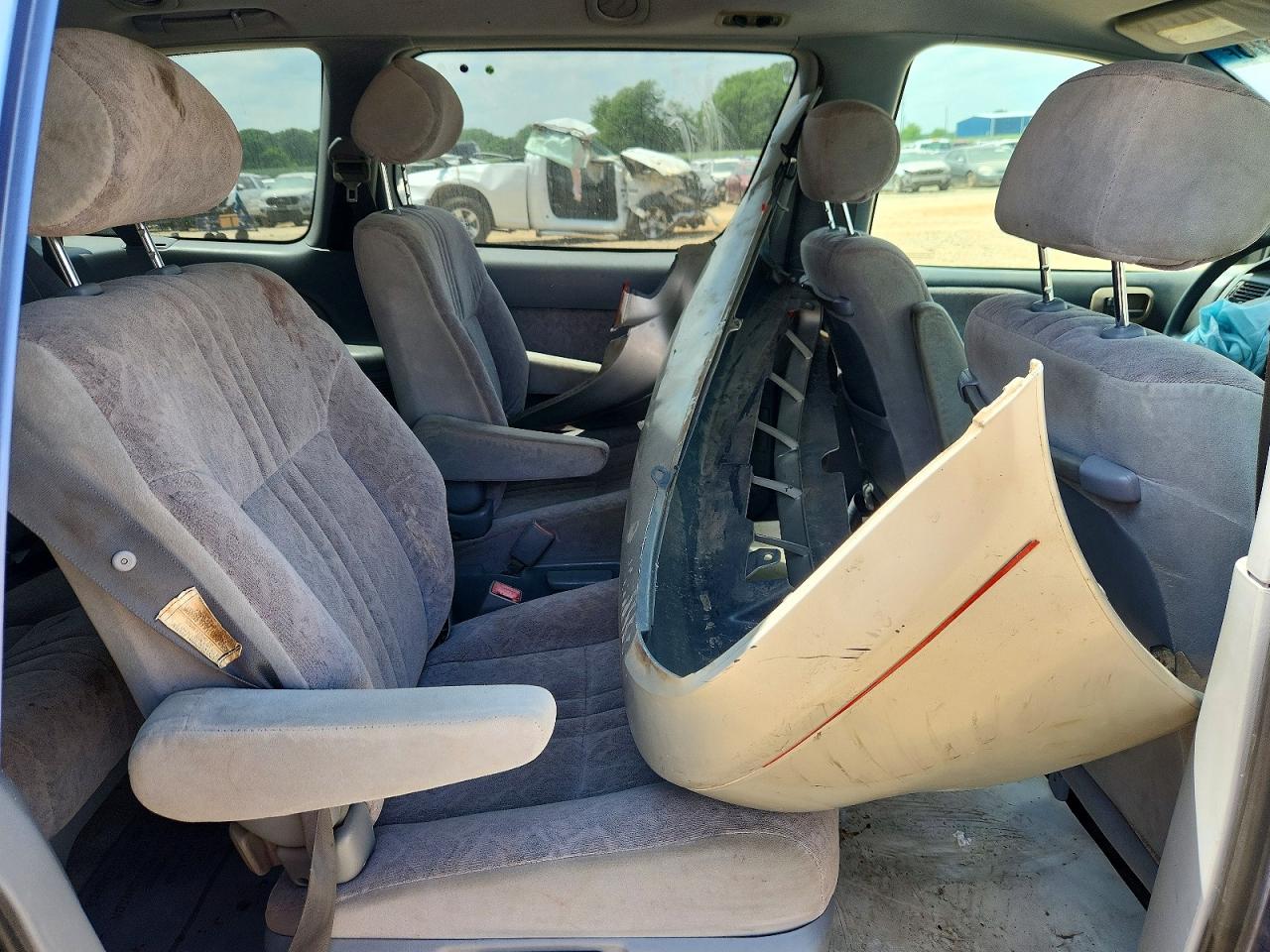 1998 TOYOTA SIENNA XLE photo 21