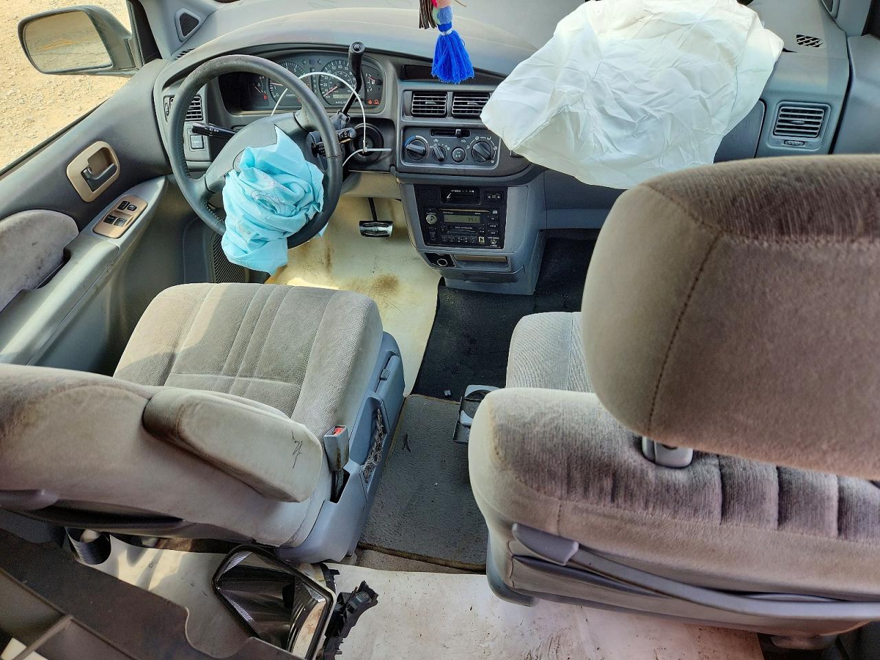 1998 TOYOTA SIENNA XLE photo 15