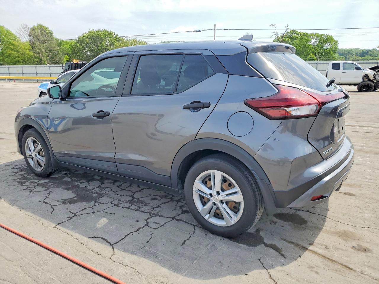 2022 NISSAN KICKS S photo 3