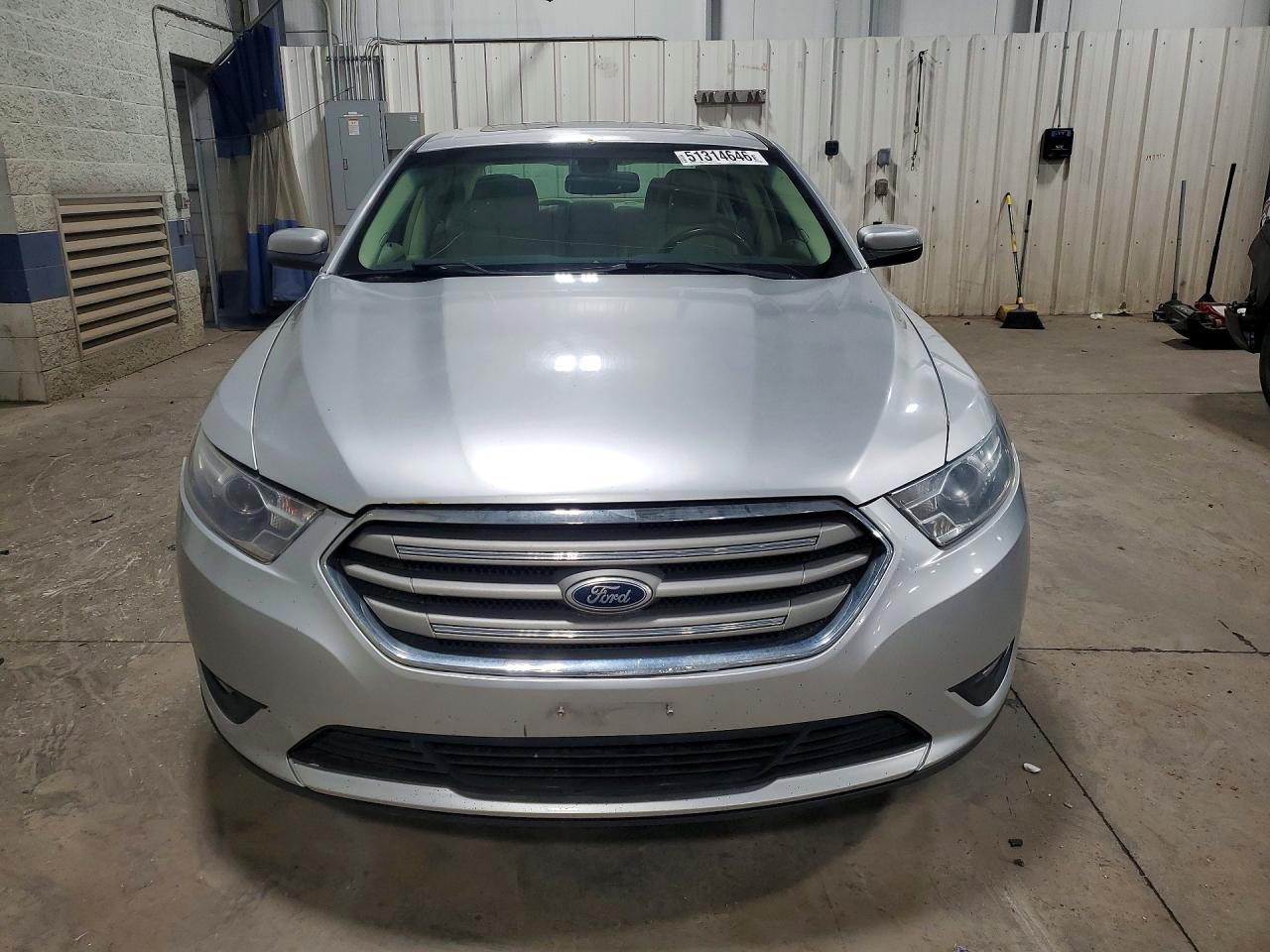 2014 FORD TAURUS SEL photo 9