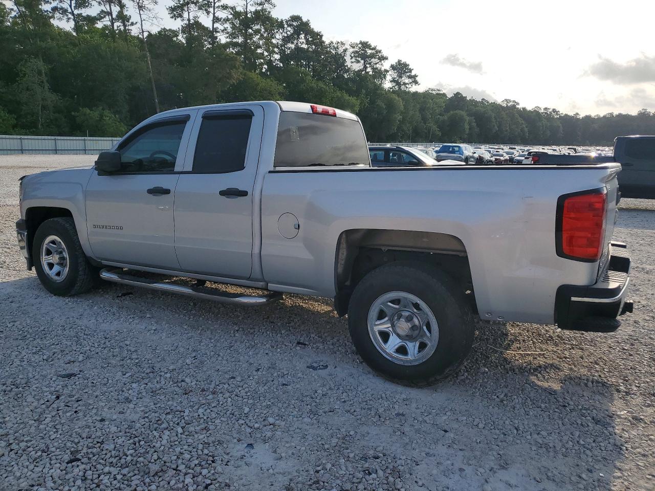 2015 CHEVROLET SILVERADO C1500 photo 3