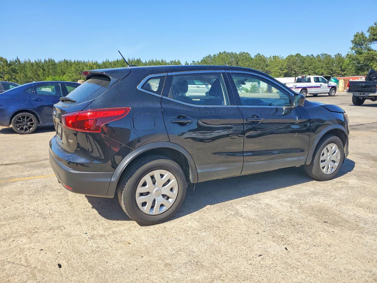 2019 NISSAN ROGUE SPORT S photo 5