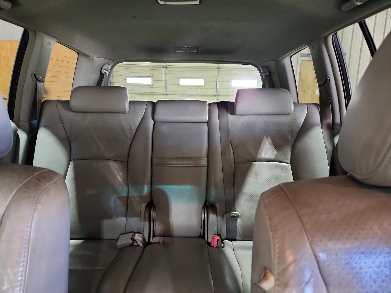 2004 TOYOTA HIGHLANDER LIMITED photo 19