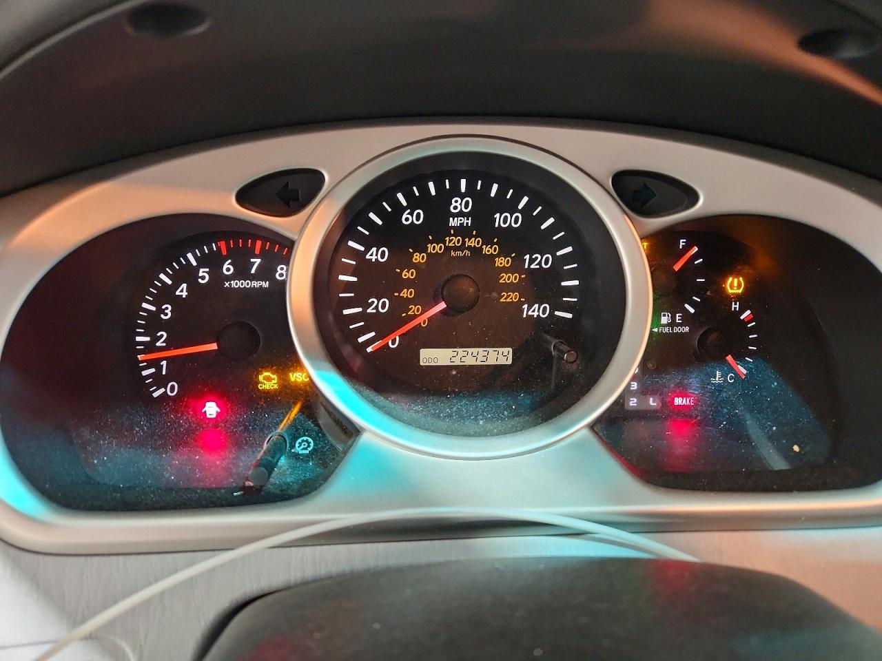 2004 TOYOTA HIGHLANDER LIMITED photo 17