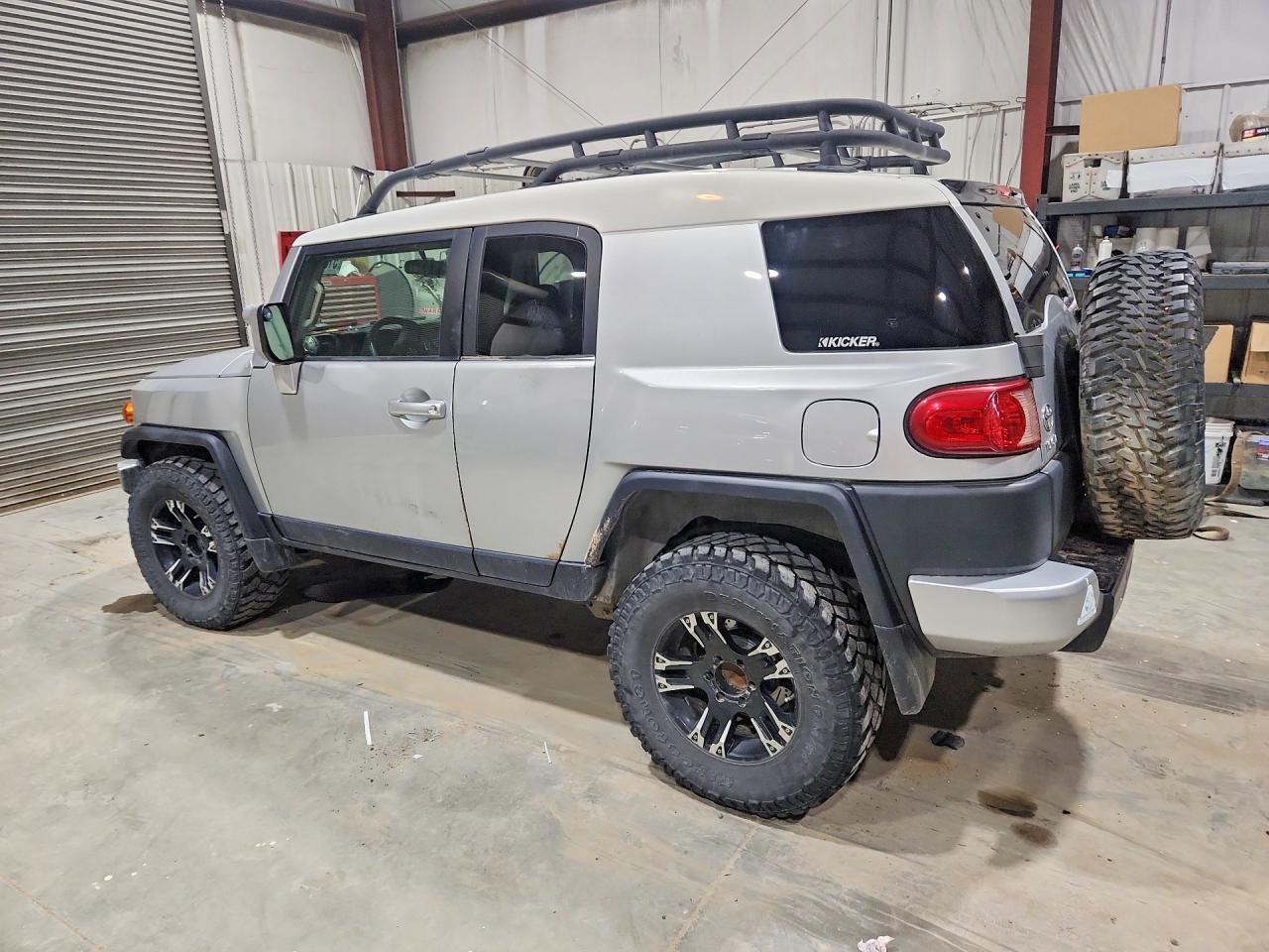 2007 TOYOTA FJ CRUISER BASE photo 3