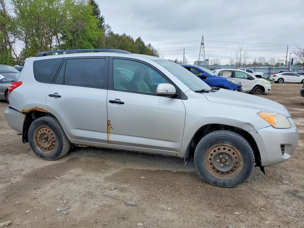 2011 TOYOTA RAV4 BASE photo 7