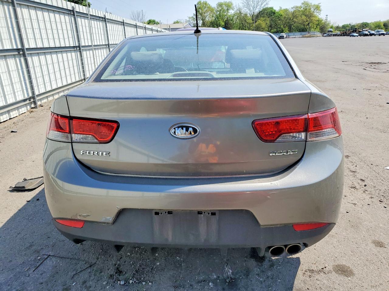 2010 KIA FORTE EX photo 11