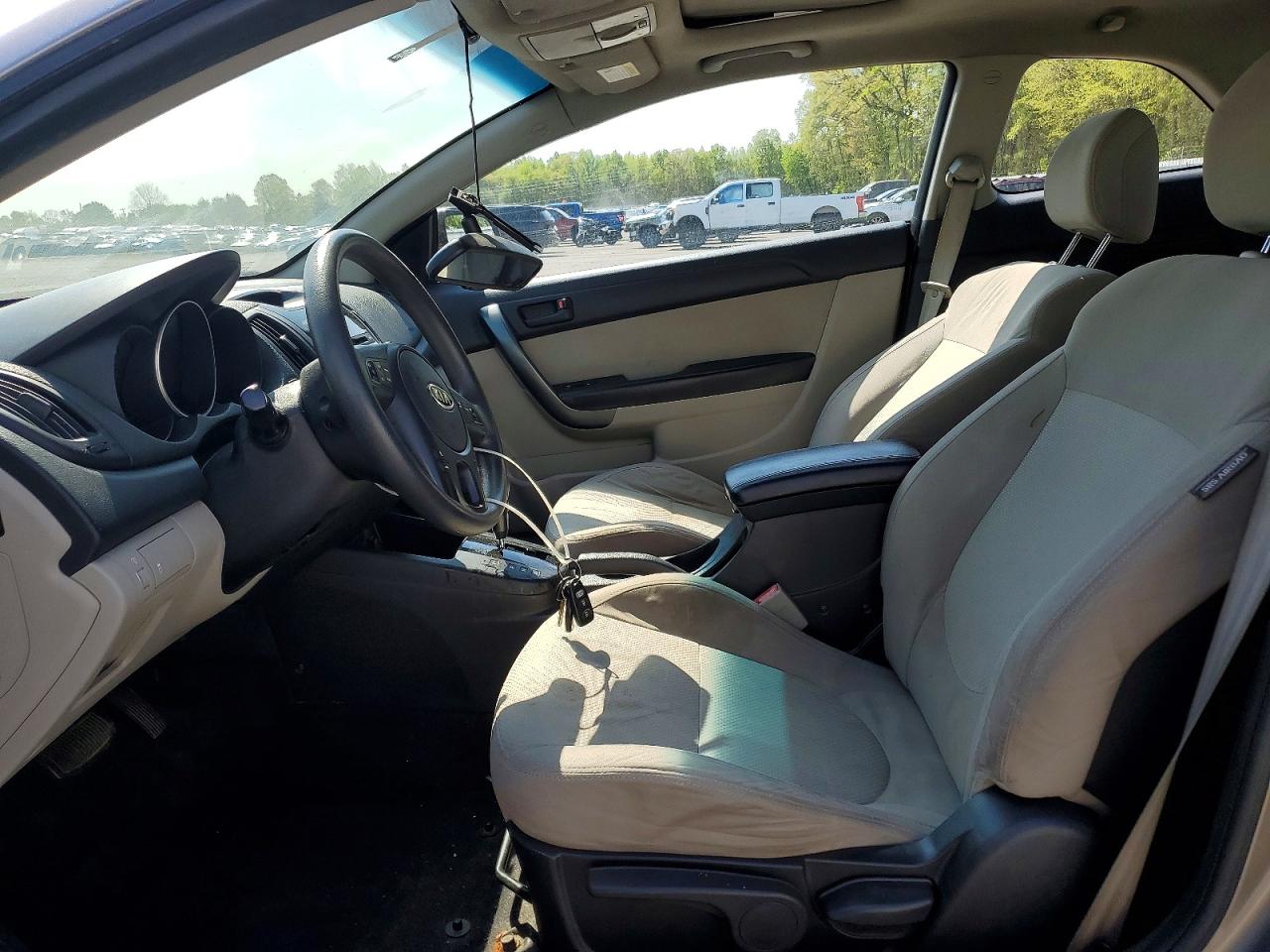 2010 KIA FORTE EX photo 13
