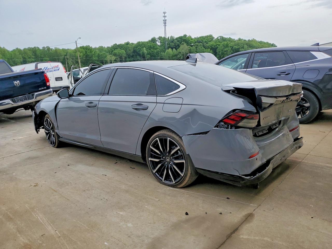 2025 HONDA ACCORD TOURING HYBRID photo 4