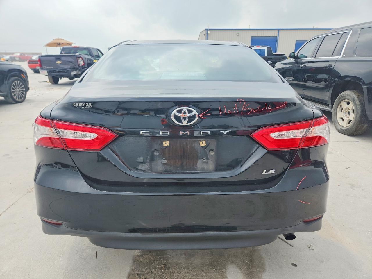 2018 TOYOTA CAMRY photo 11