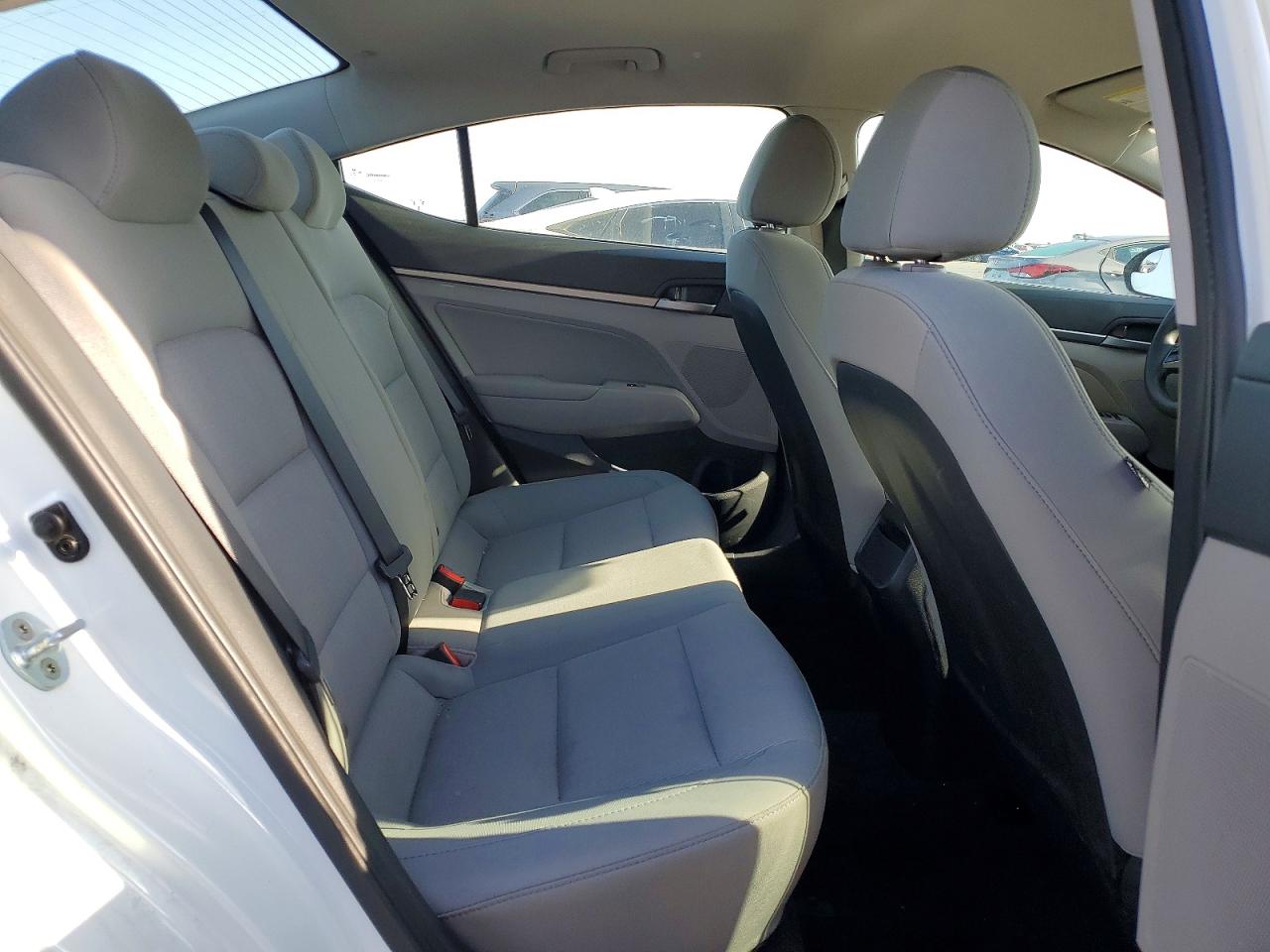 2017 HYUNDAI ELANTRA SE photo 28