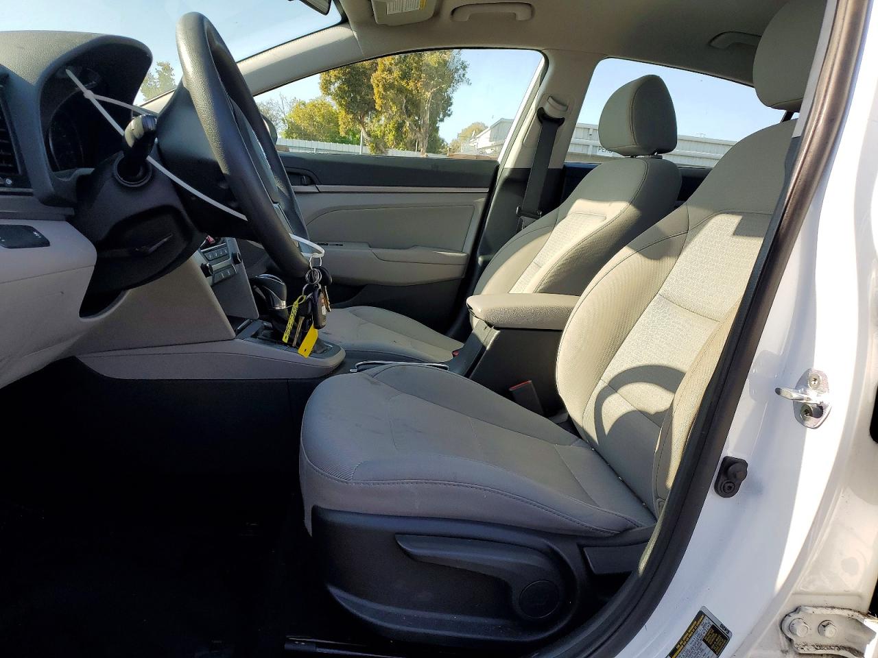 2017 HYUNDAI ELANTRA SE photo 19