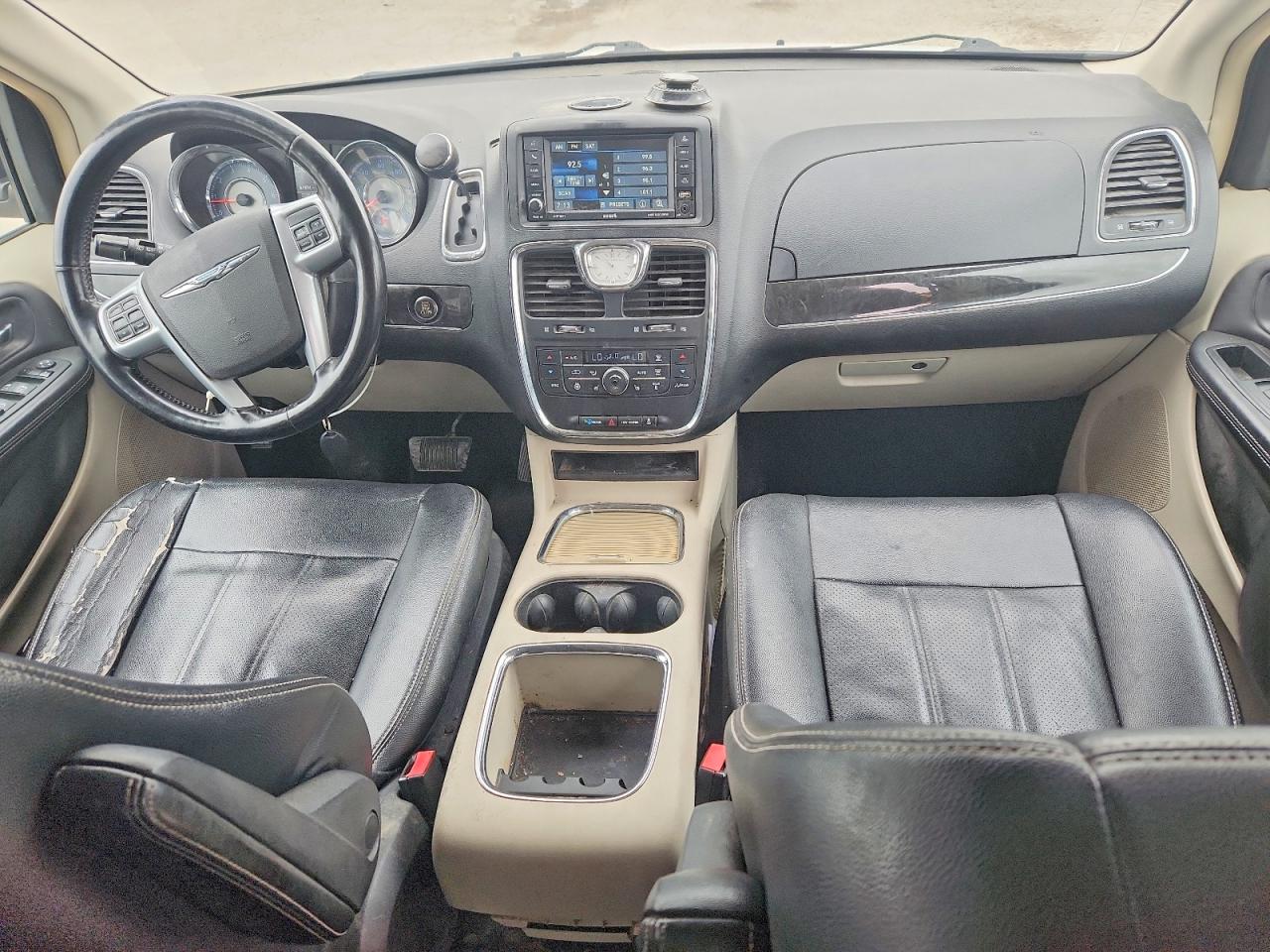 2013 CHRYSLER TOWN & COUNTRY TOURING L photo 22