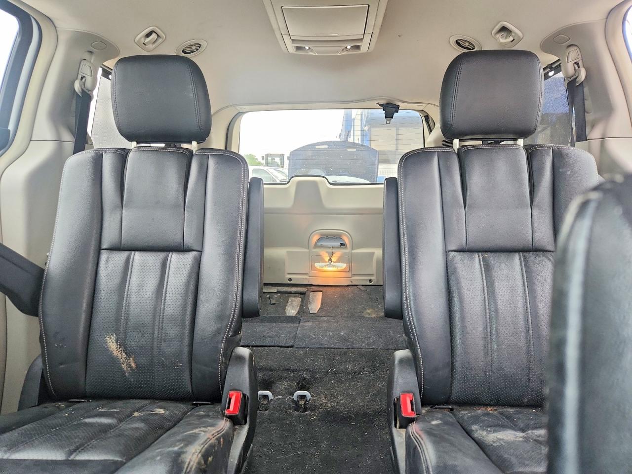 2013 CHRYSLER TOWN & COUNTRY TOURING L photo 28