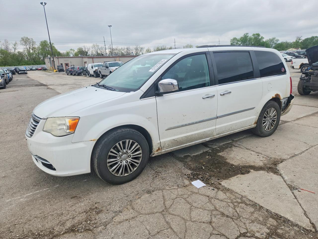 2013 CHRYSLER TOWN & COUNTRY