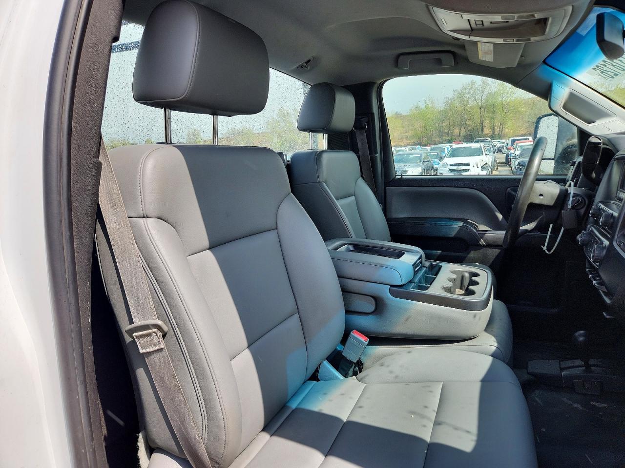 2015 CHEVROLET SILVERADO K2500 HEAVY DUTY photo 28