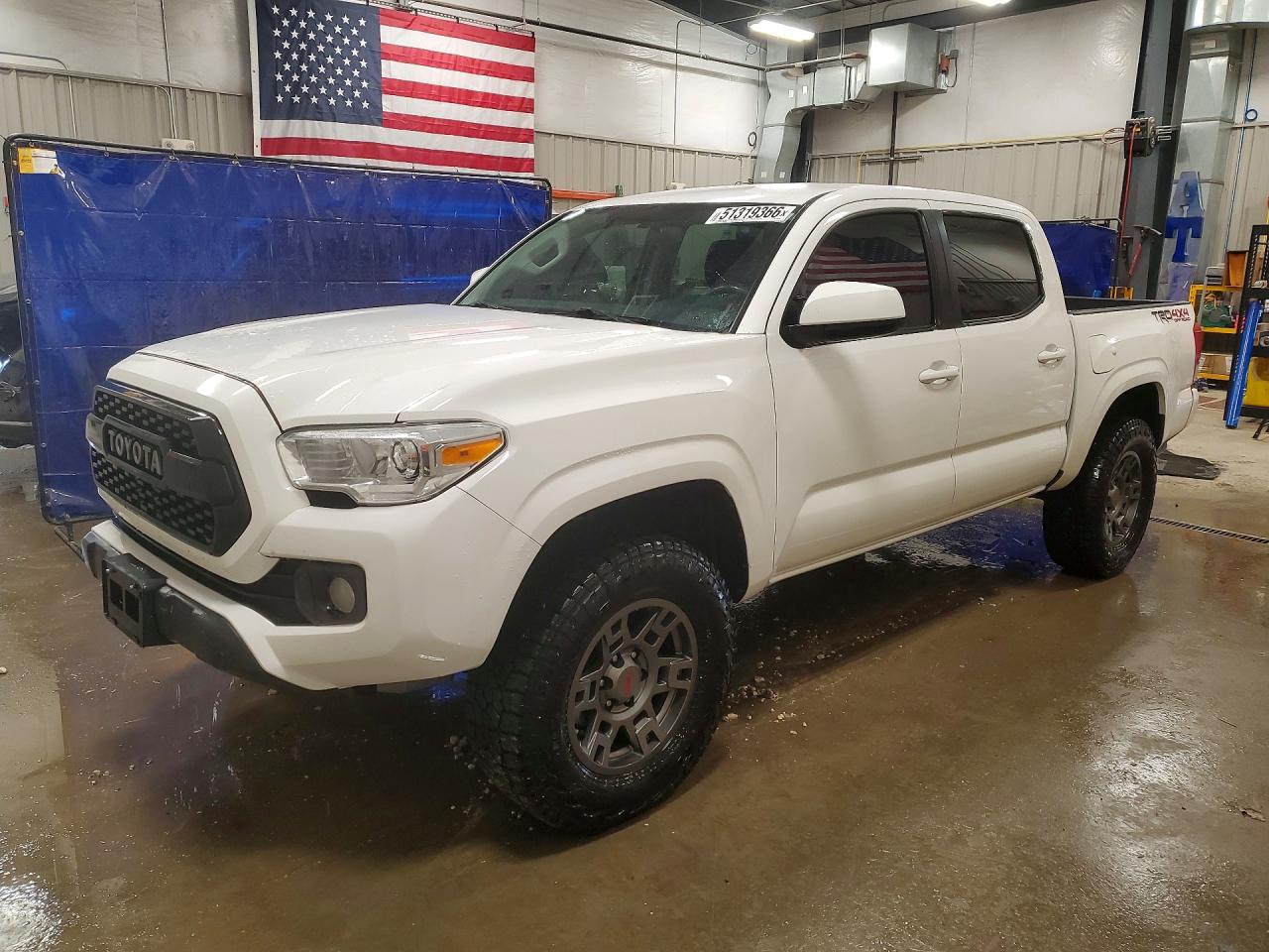 2017 TOYOTA TACOMA