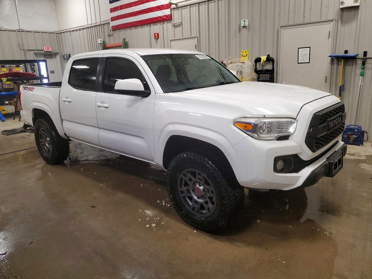 2017 TOYOTA TACOMA SR V6 photo 7