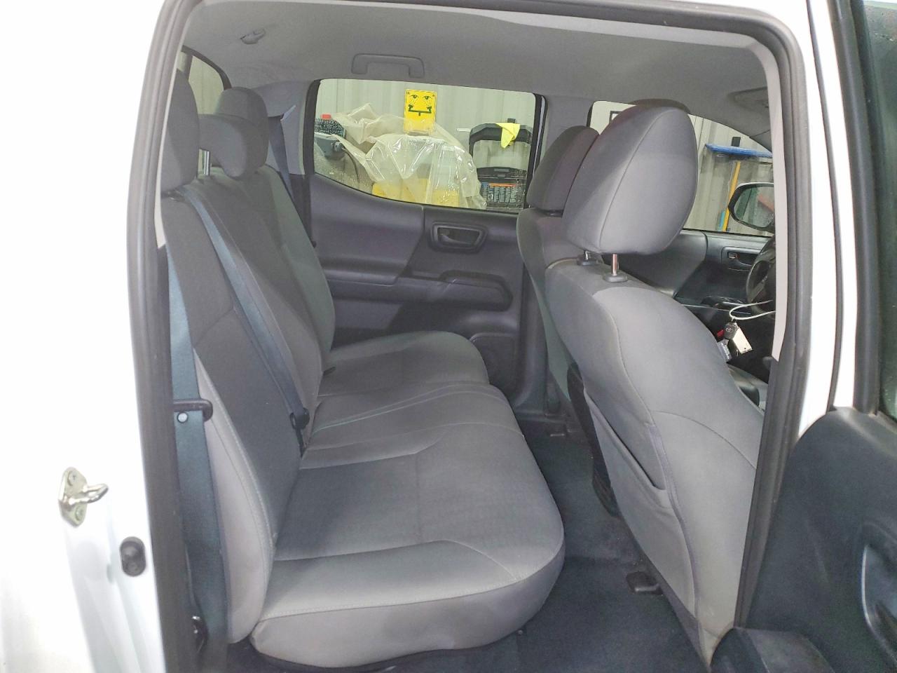 2017 TOYOTA TACOMA SR V6 photo 19