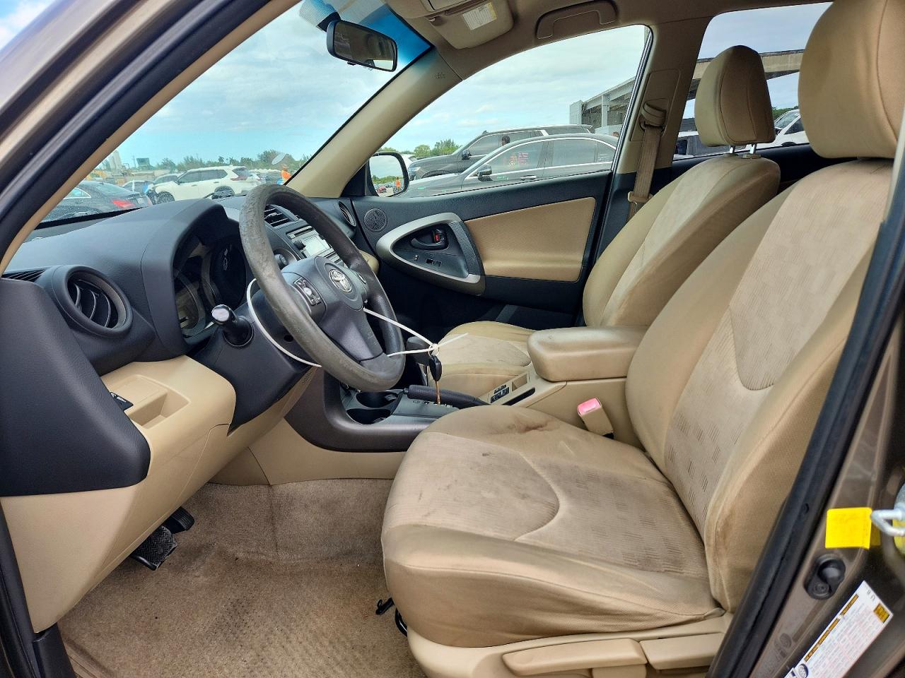 2012 TOYOTA RAV4 BASE photo 13